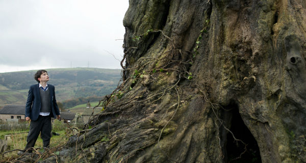 Read more about the article מפלצת קוראת: טריילר – 2016 – A Monster Calls